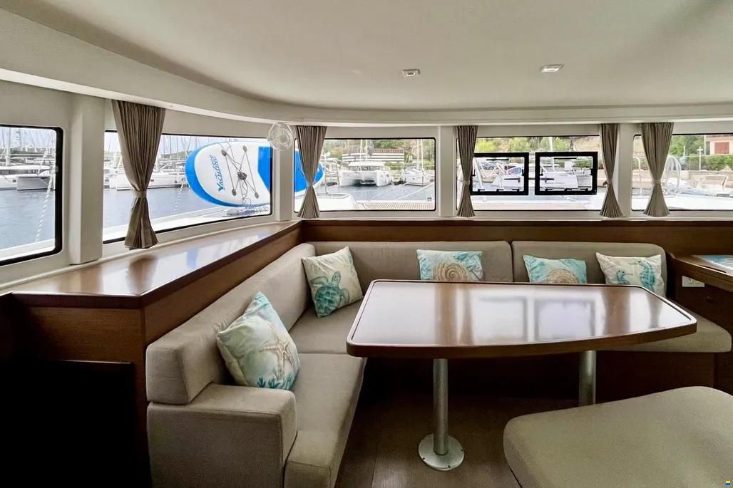 Lagoon 42