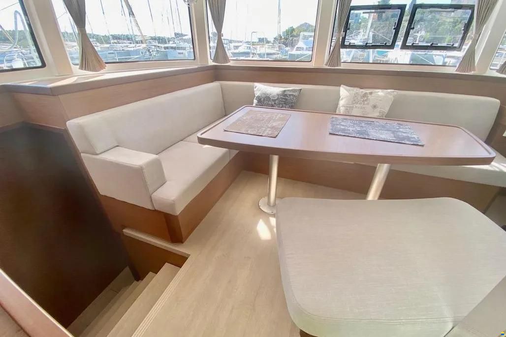 Lagoon 42