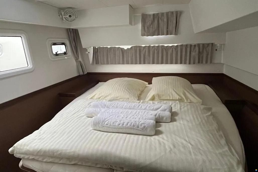 Lagoon 42