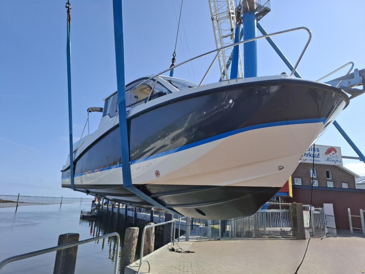 Quicksilver 705 Activ Cruiser