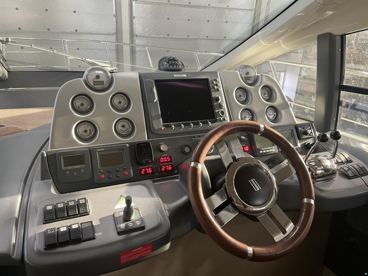 Azimut  43S