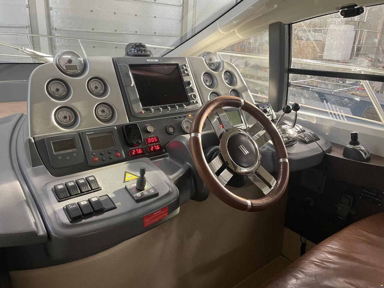 Azimut  43S