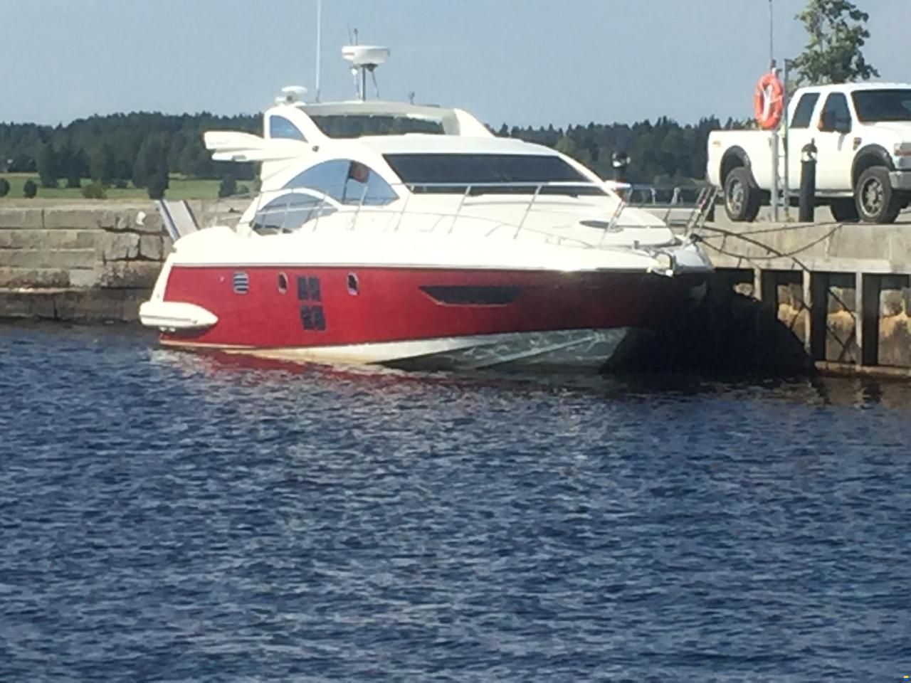 Azimut  43S