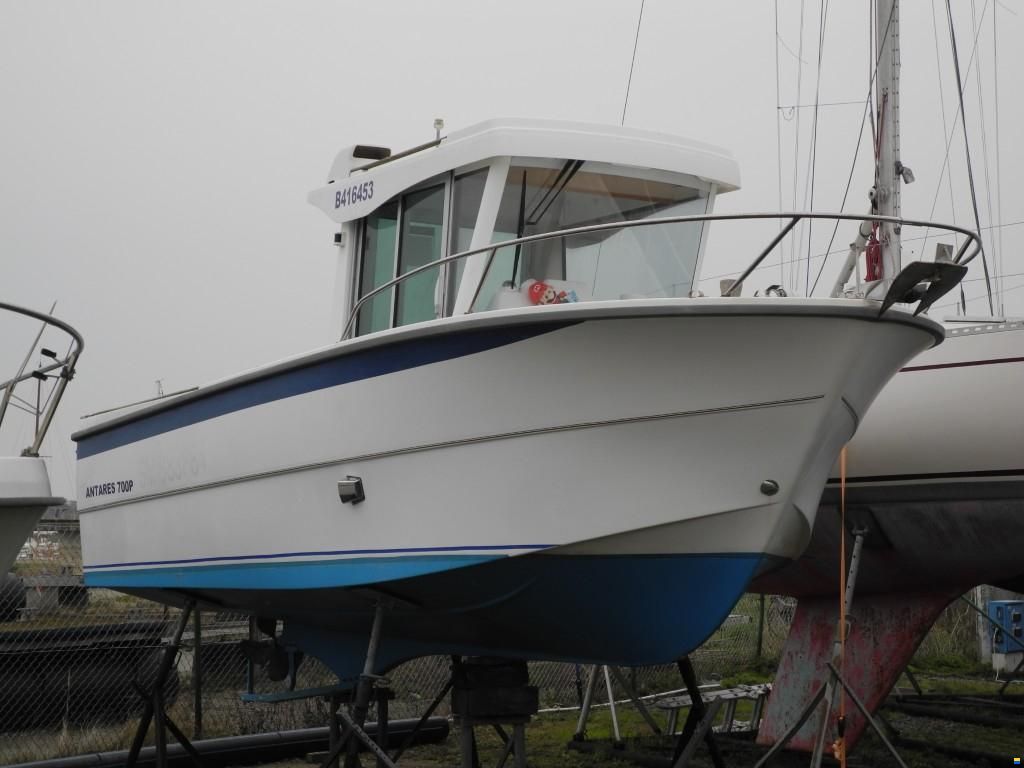 Beneteau Antares 700 P