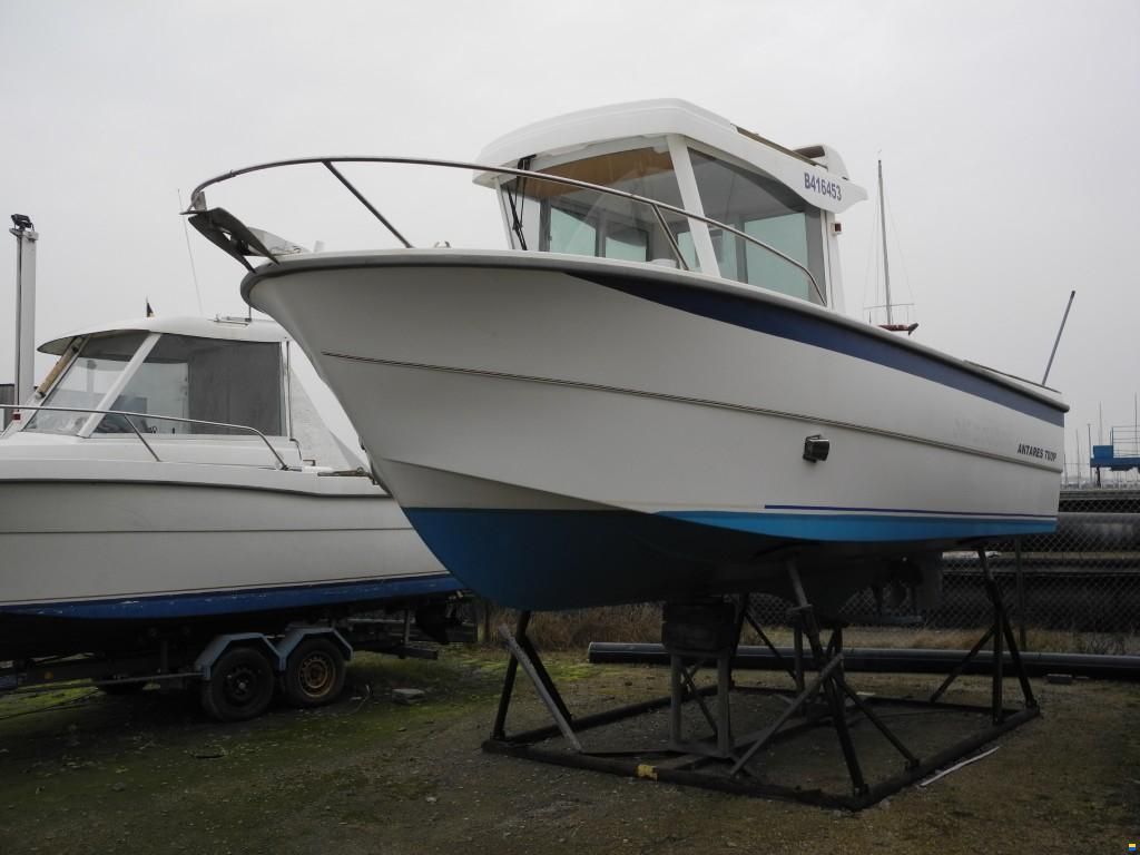 Beneteau Antares 700 P