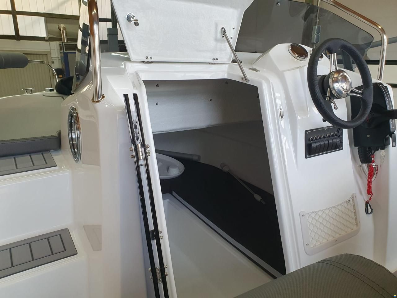 Trident Boats Sundeck 530