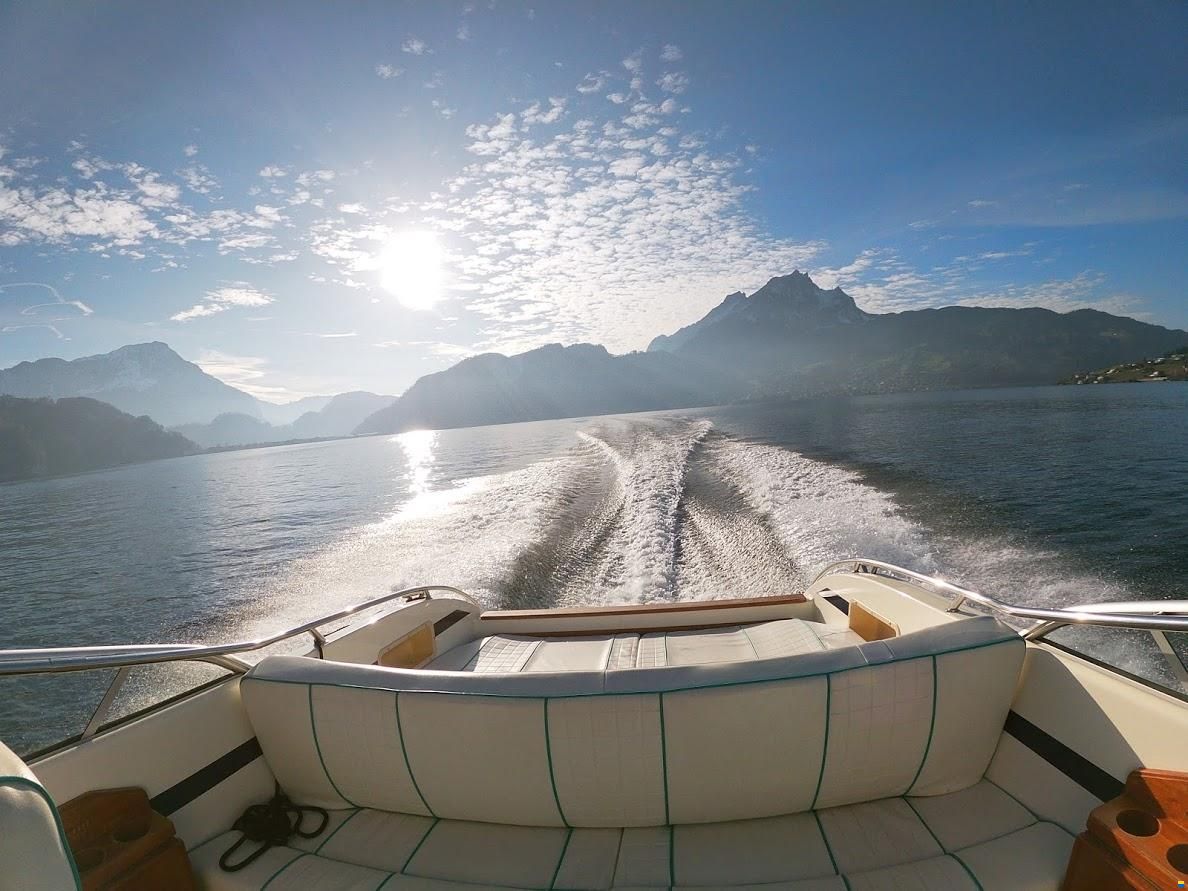 Windy 8000 Full Cabin