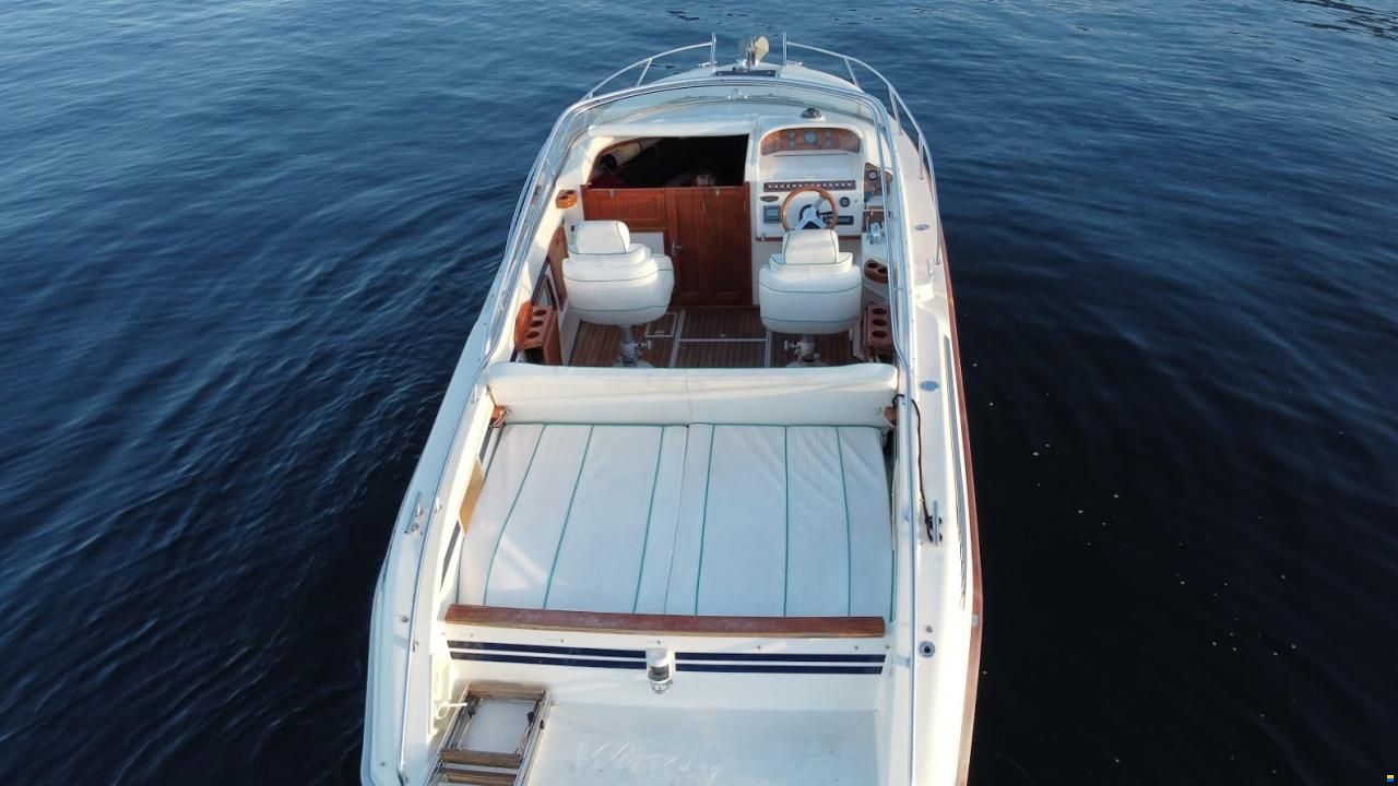 Windy 8000 Full Cabin