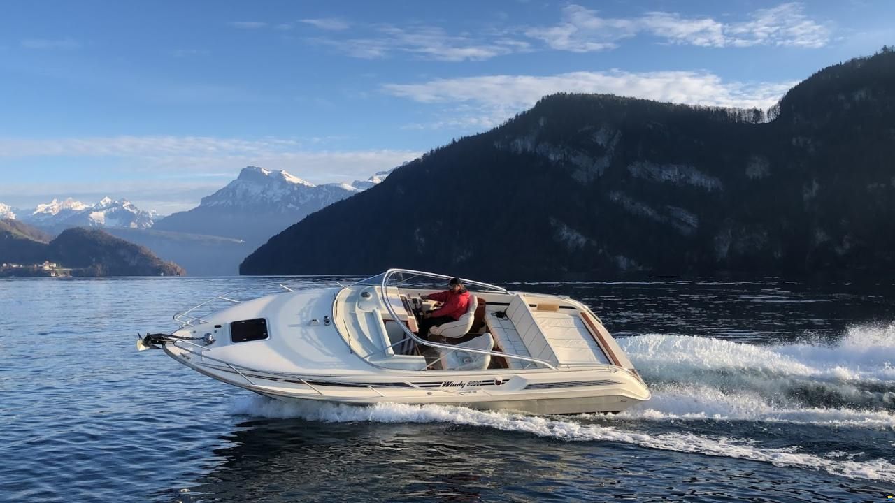 Windy 8000 Full Cabin