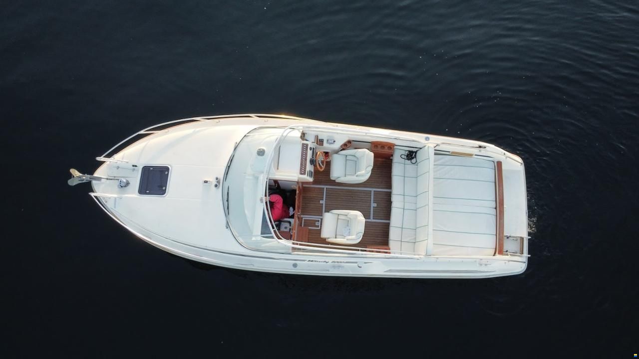 Windy 8000 Full Cabin