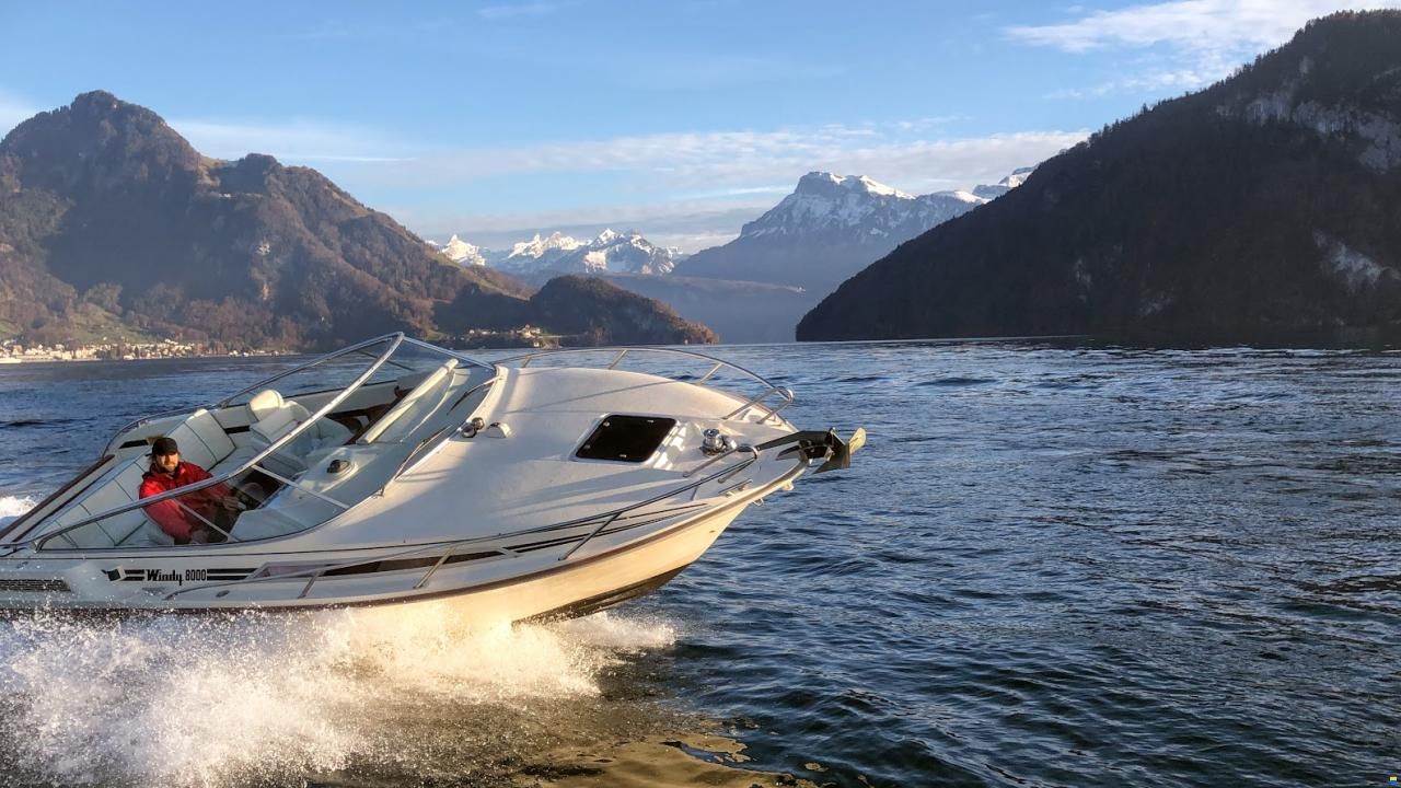 Windy 8000 Full Cabin