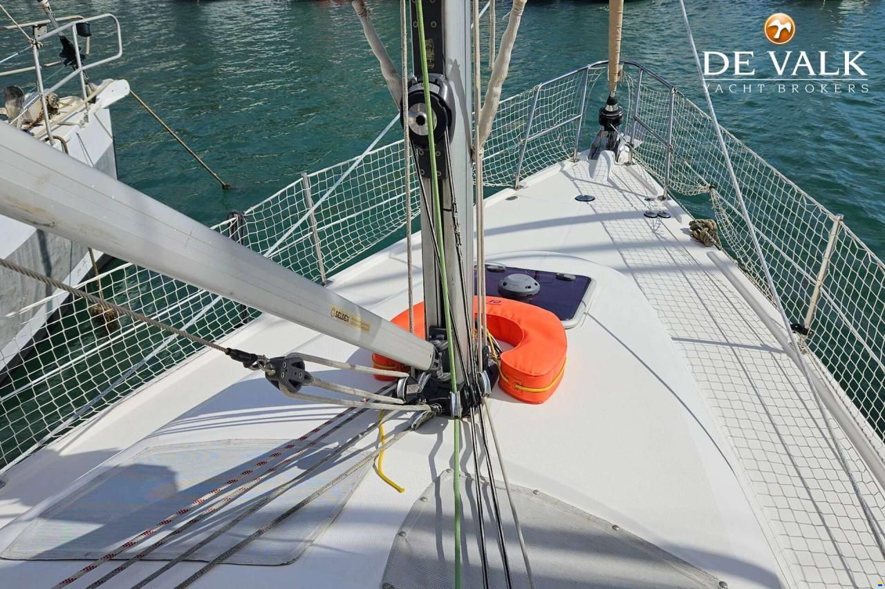 Hunter Marine 38