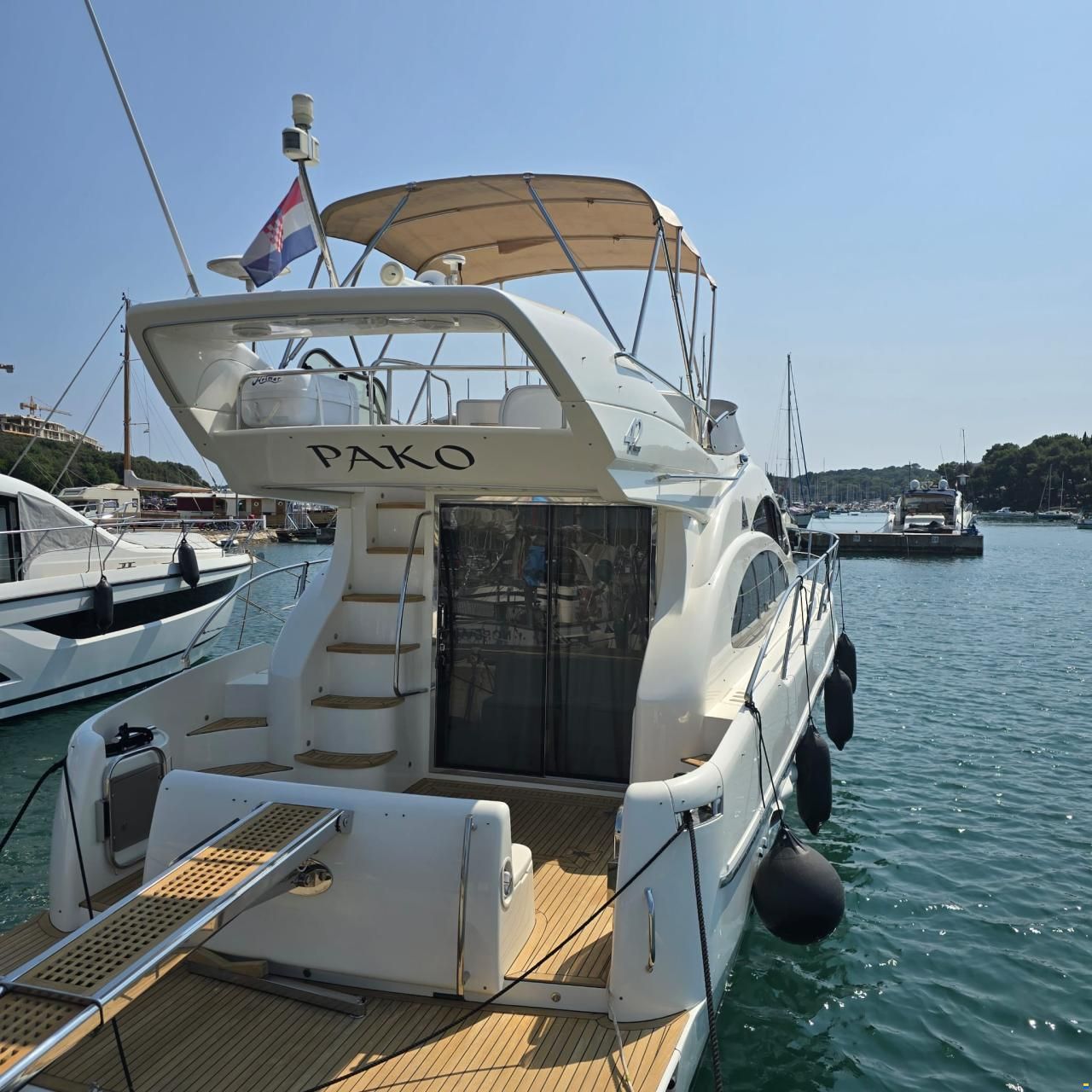Azimut 42 fly