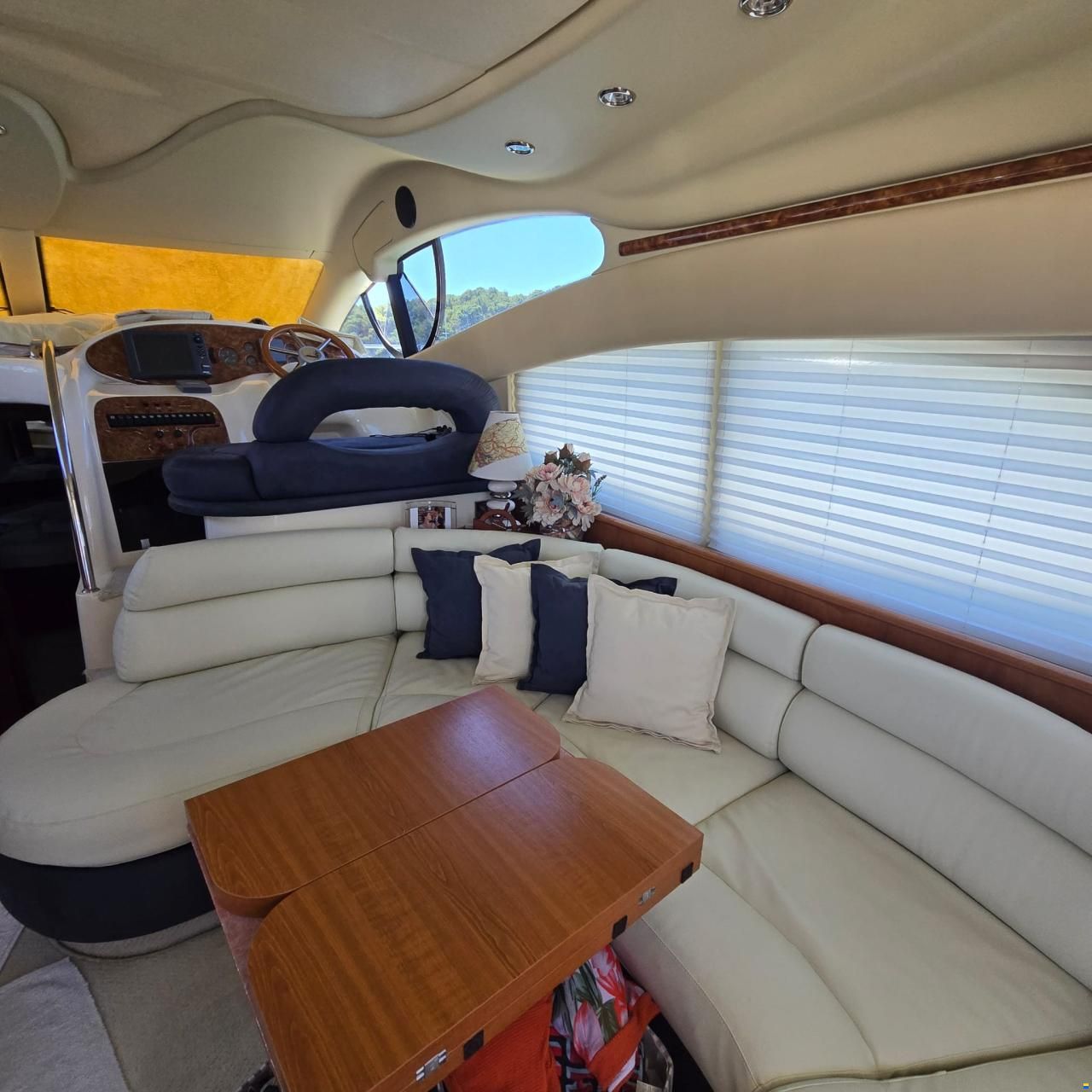 Azimut 42 fly