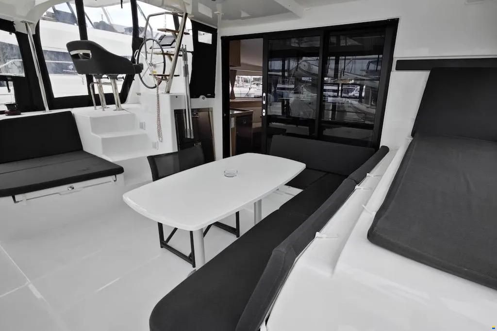 Lagoon 42