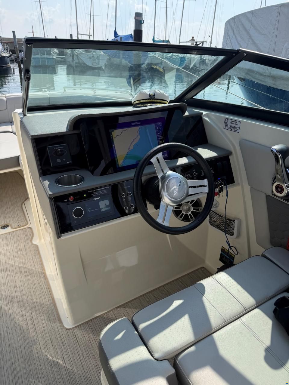 Sea Ray SDX 270