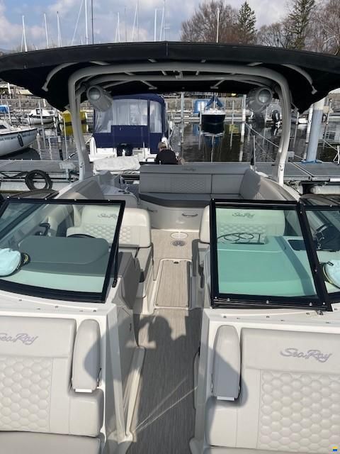 Sea Ray SDX 270