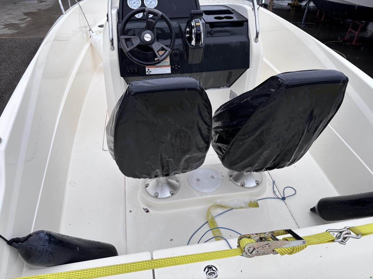 Quicksilver Activ 555 open