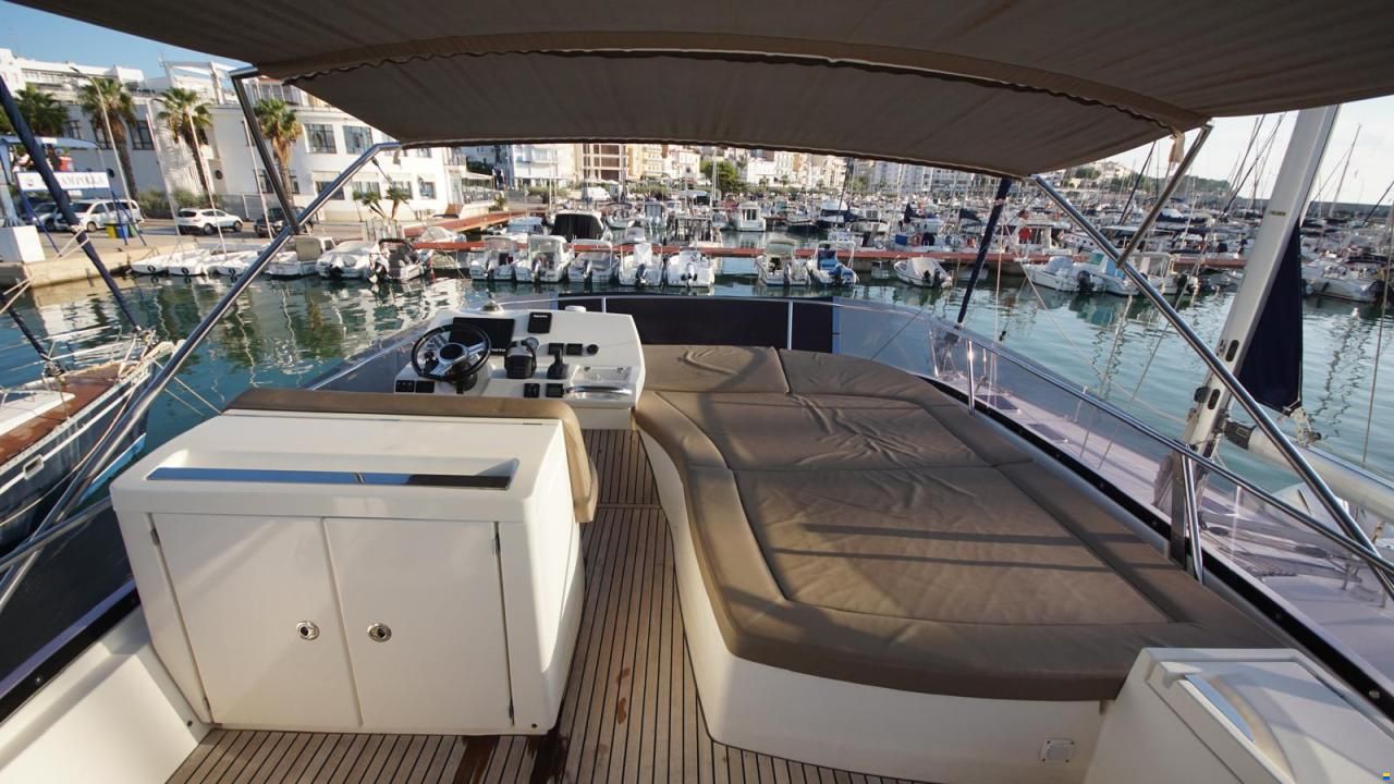 Prestige Flybridge 500