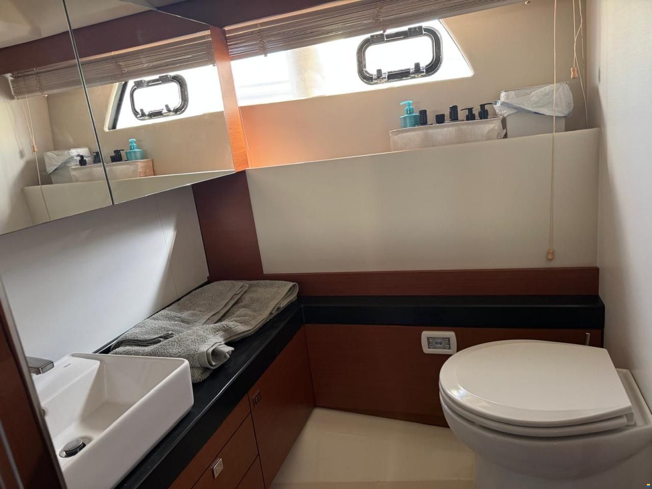 Prestige Flybridge 500