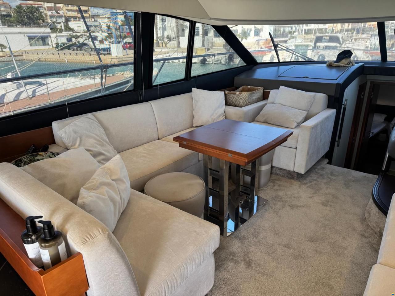 Prestige Flybridge 500