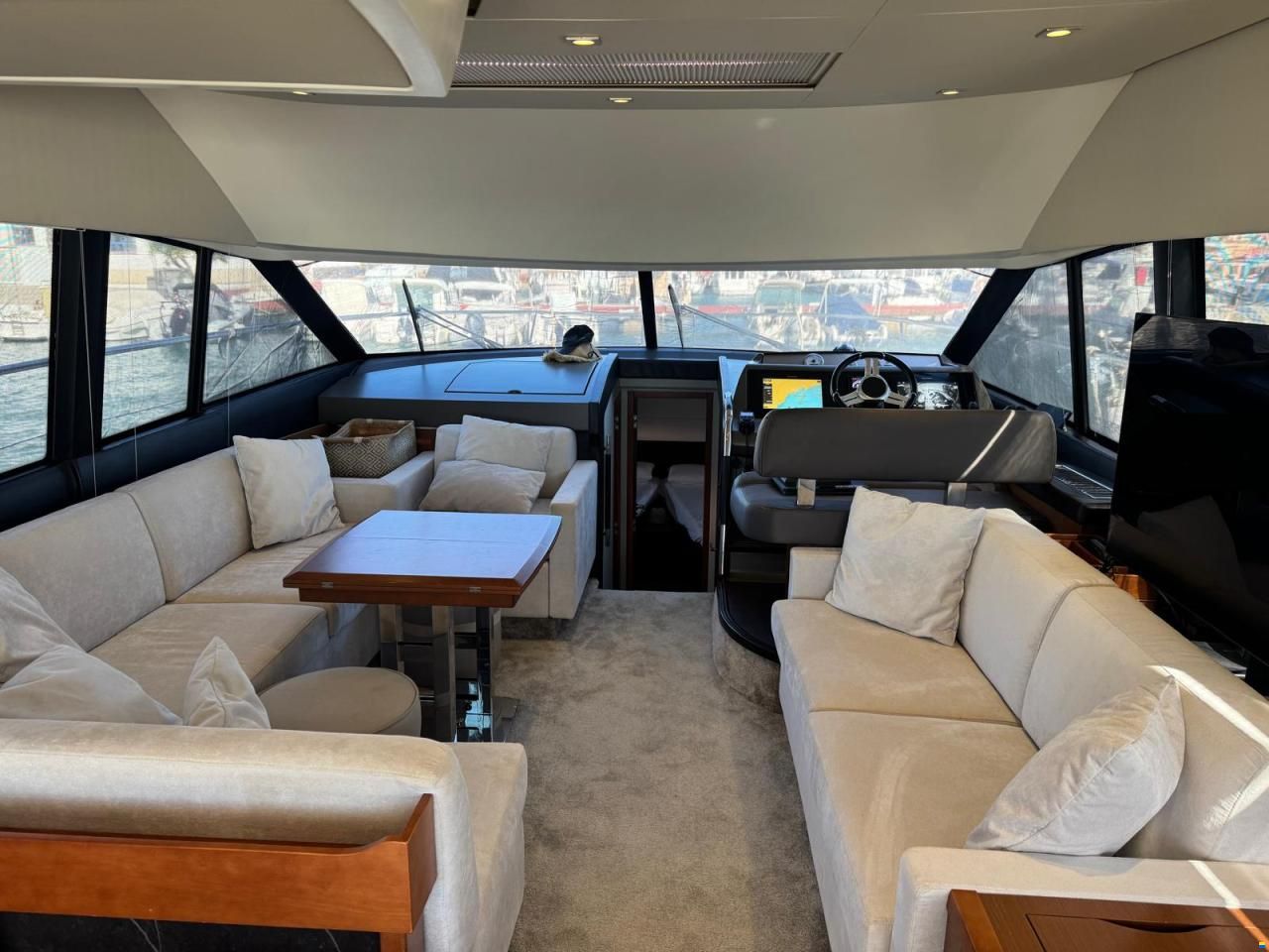 Prestige Flybridge 500