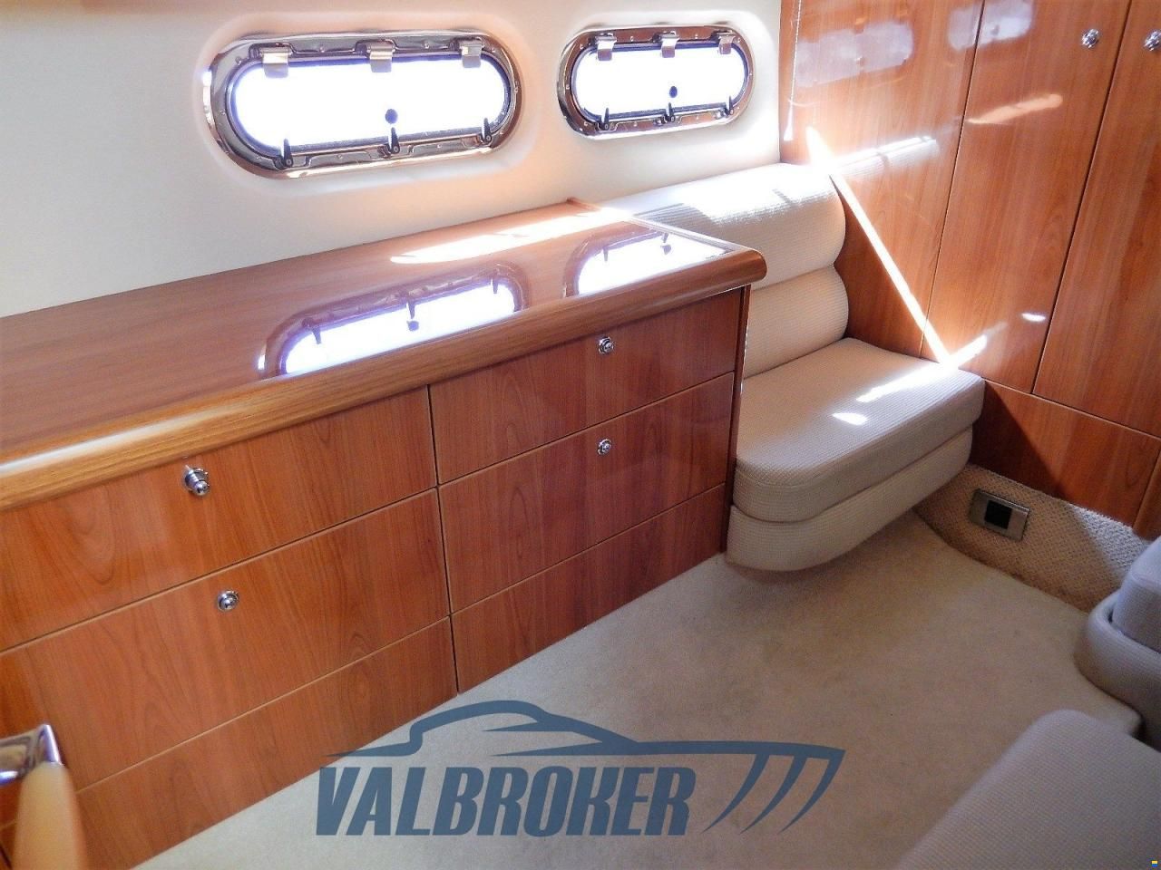 Sealine C 39
