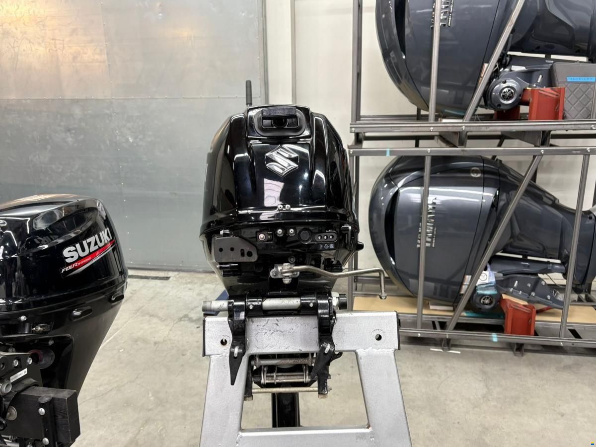 Suzuki DF30ARL EFI