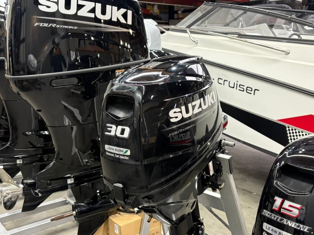 Suzuki DF30ARL EFI