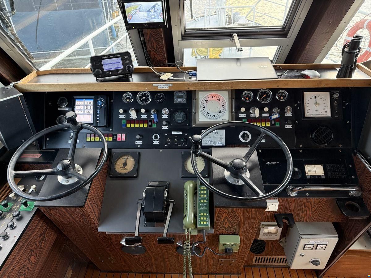 Ex-Patrouille Vaartuig Varend Woonschip