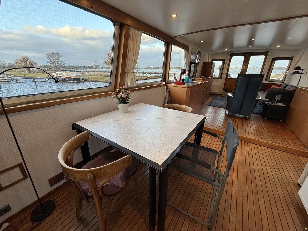Ex-Patrouille Vaartuig Varend Woonschip