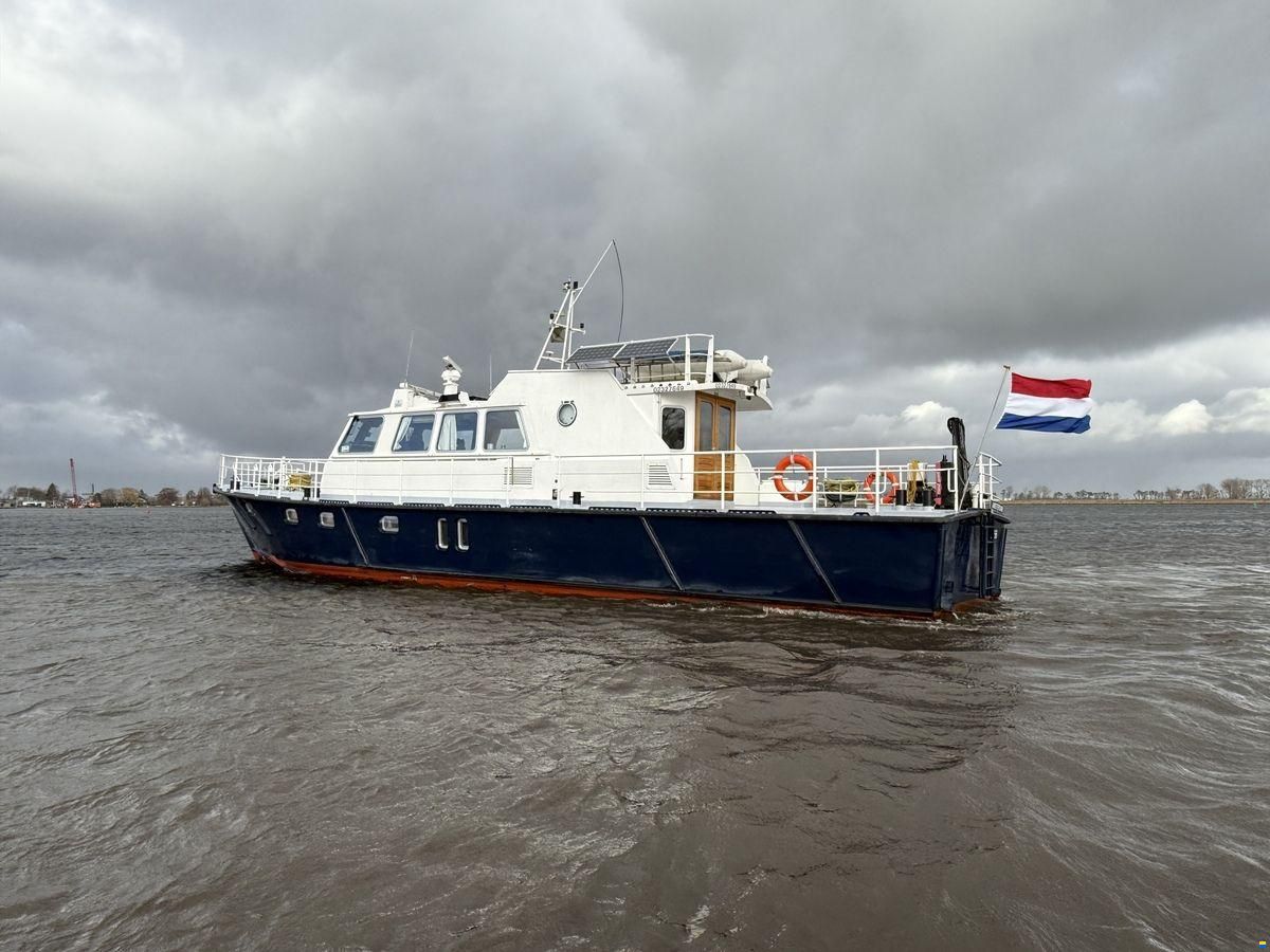 Ex-Patrouille Vaartuig Varend Woonschip