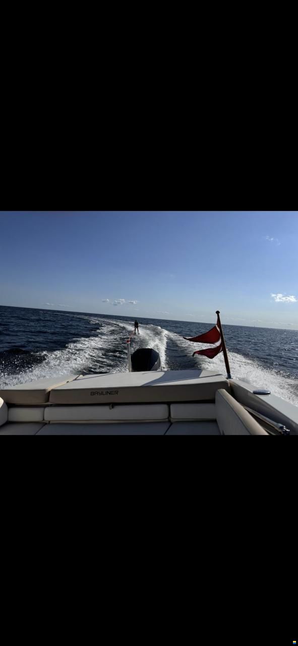 Bayliner VR6 Cuddy