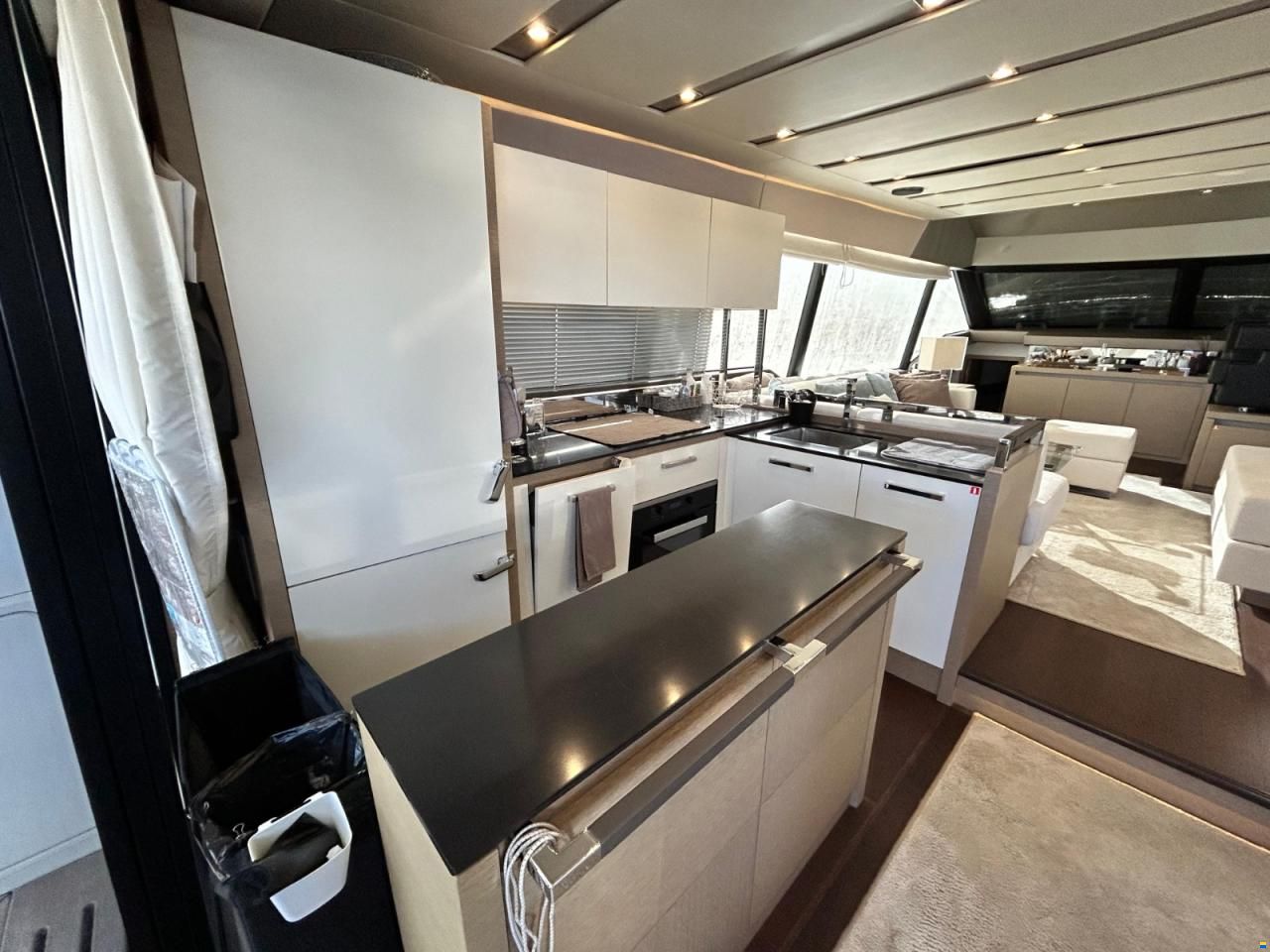 Prestige 680 Fly