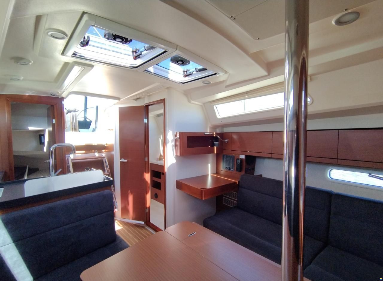 Hanse 348