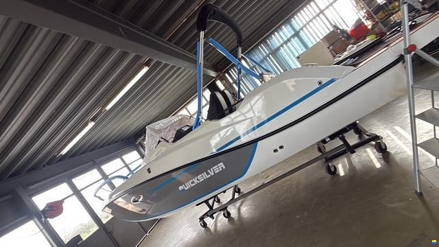 Quicksilver 675 Sundeck / 200cv