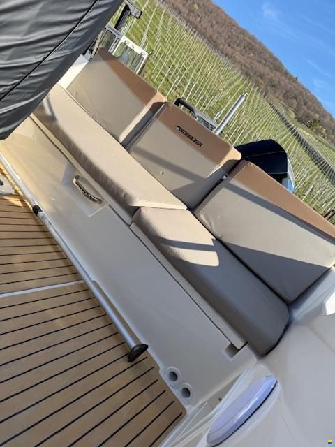 Quicksilver 675 Sundeck / 200cv
