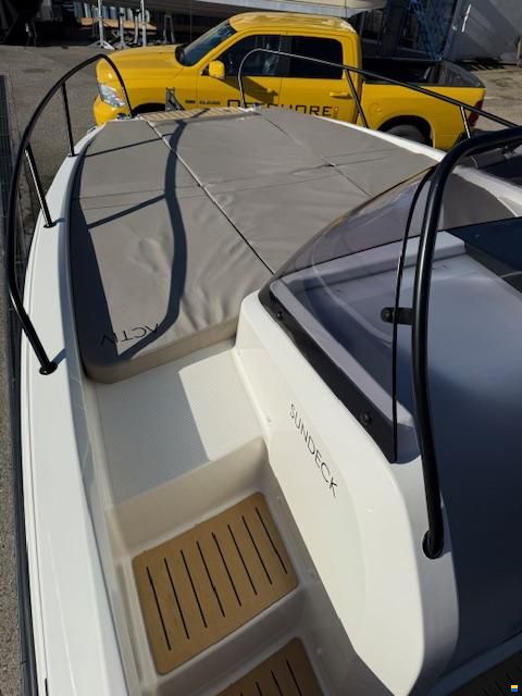 Quicksilver 675 Sundeck / 200cv