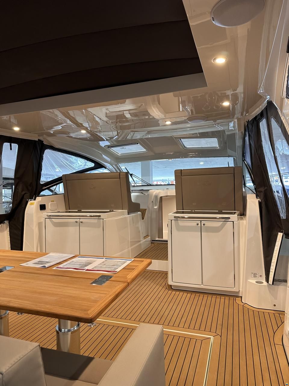 Sealine S390