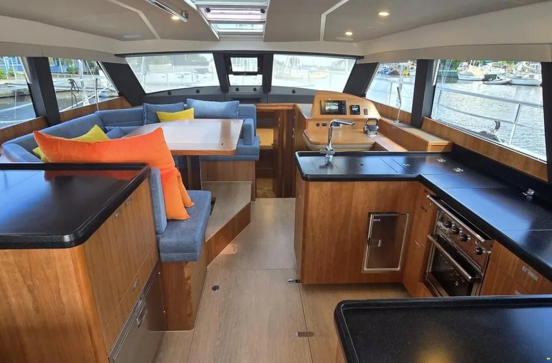 Moody 54 DS - Decksaloon