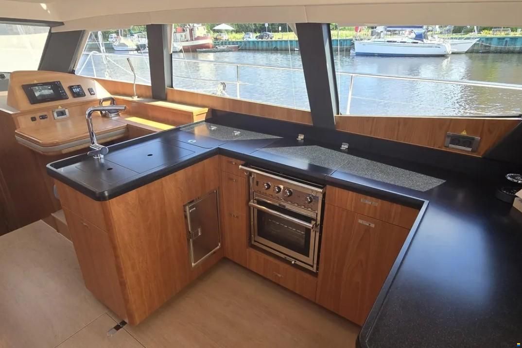 Moody 54 DS - Decksaloon