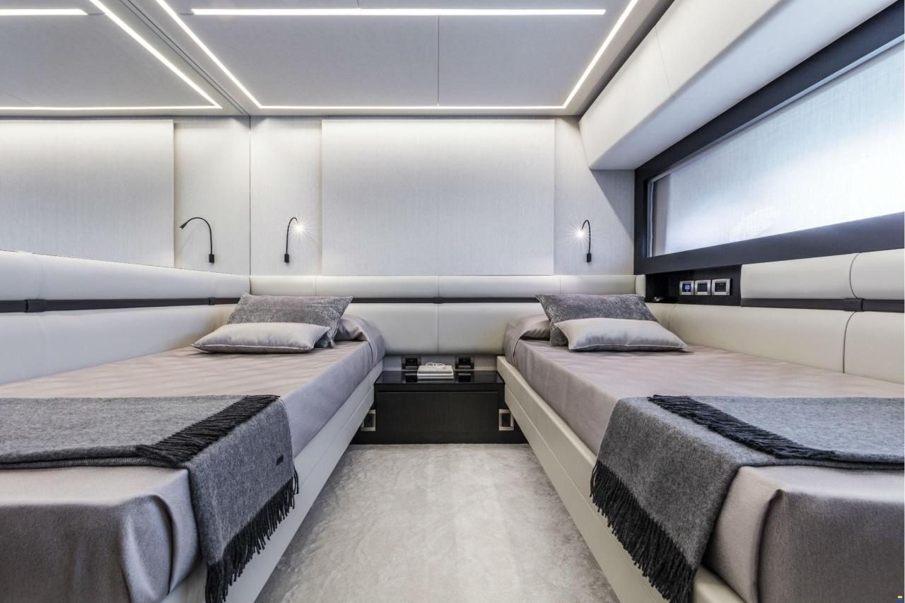 Pershing 9X