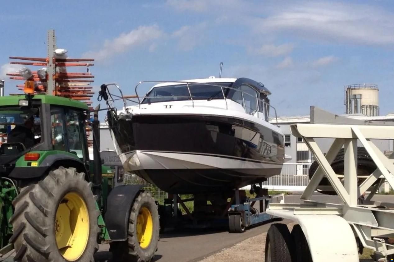 Sealine C330
