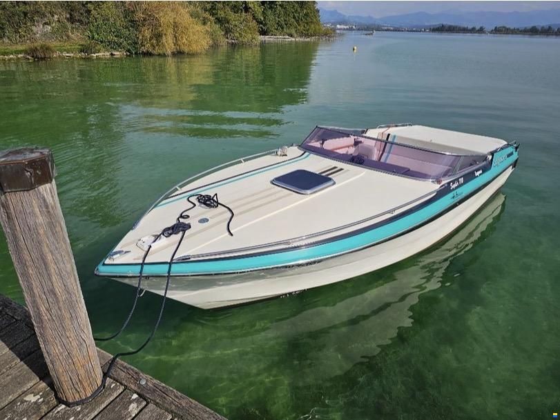 Stegplatz in Verbindung mit Boot