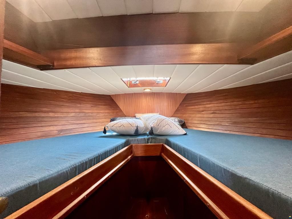 Sloop 12