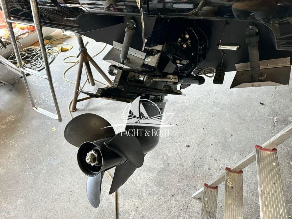 Chaparral Signature 240
