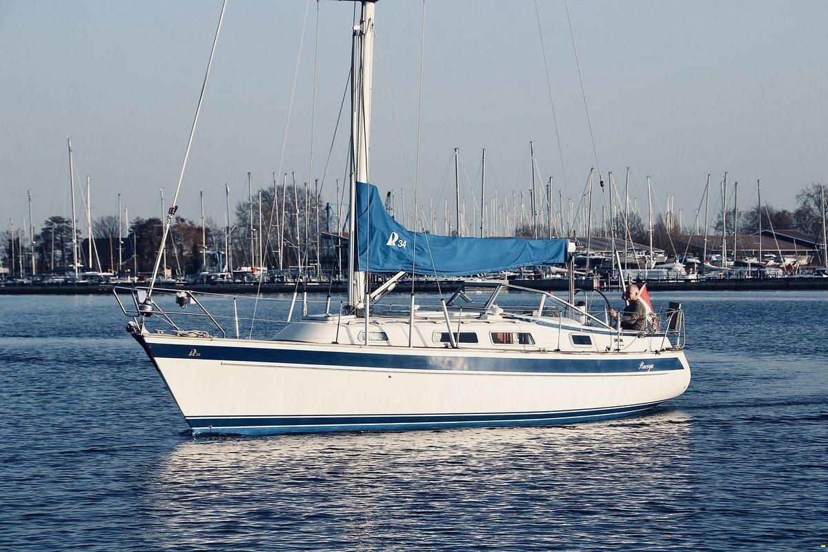 Hallberg-Rassy 34