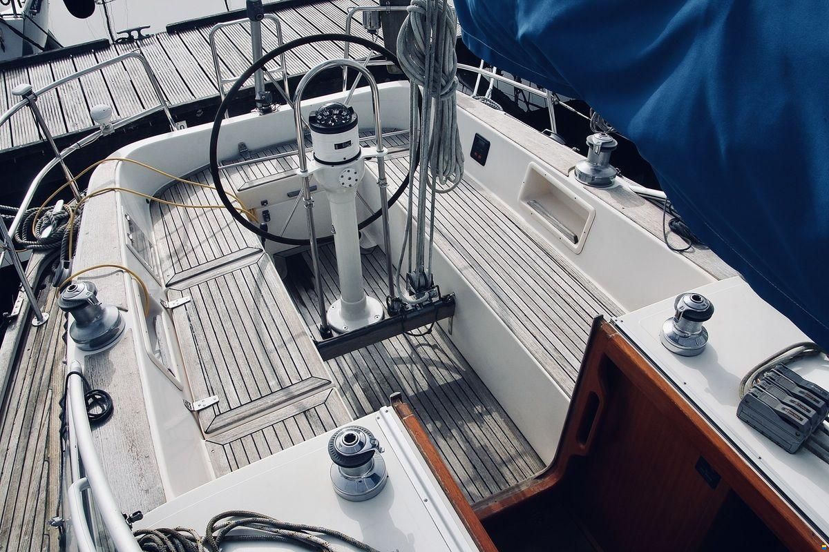 Hallberg-Rassy 34