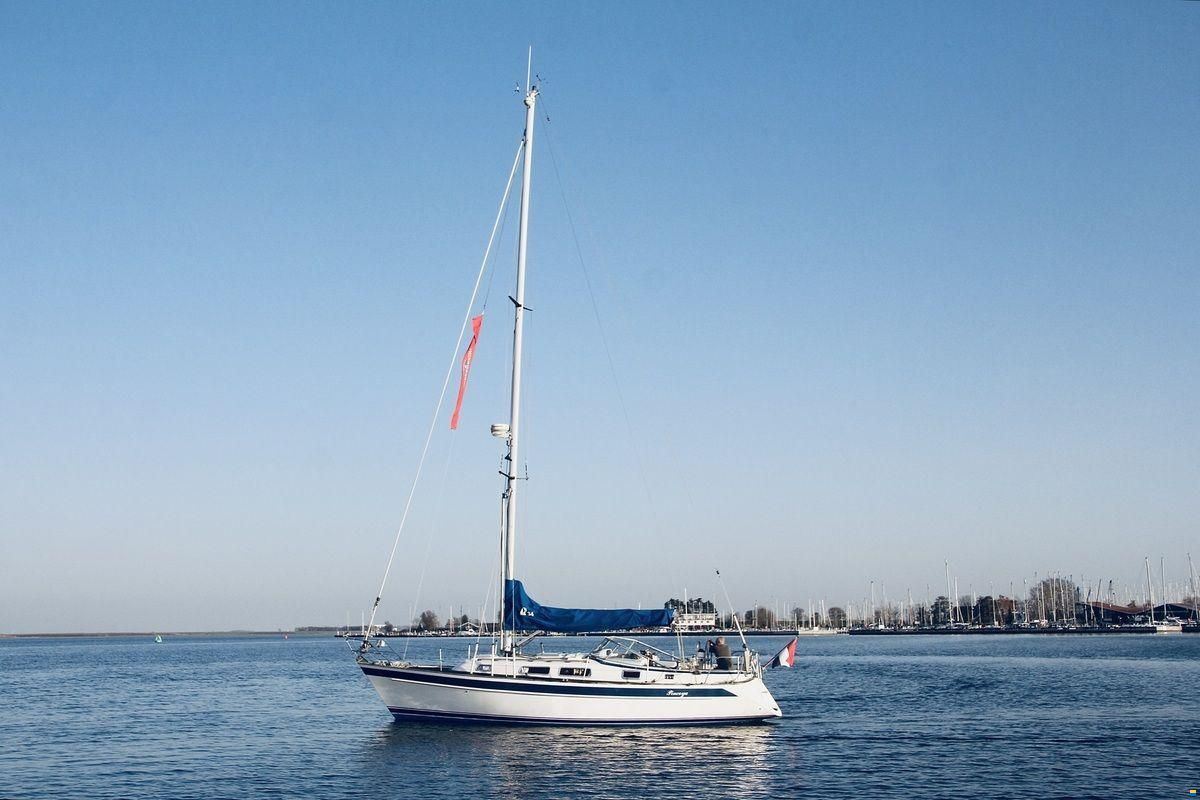 Hallberg-Rassy 34