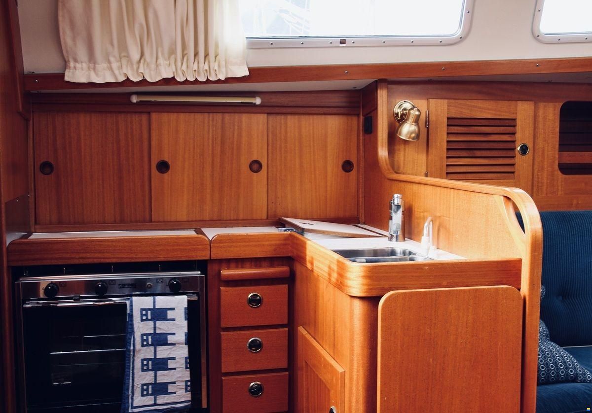 Hallberg-Rassy 34